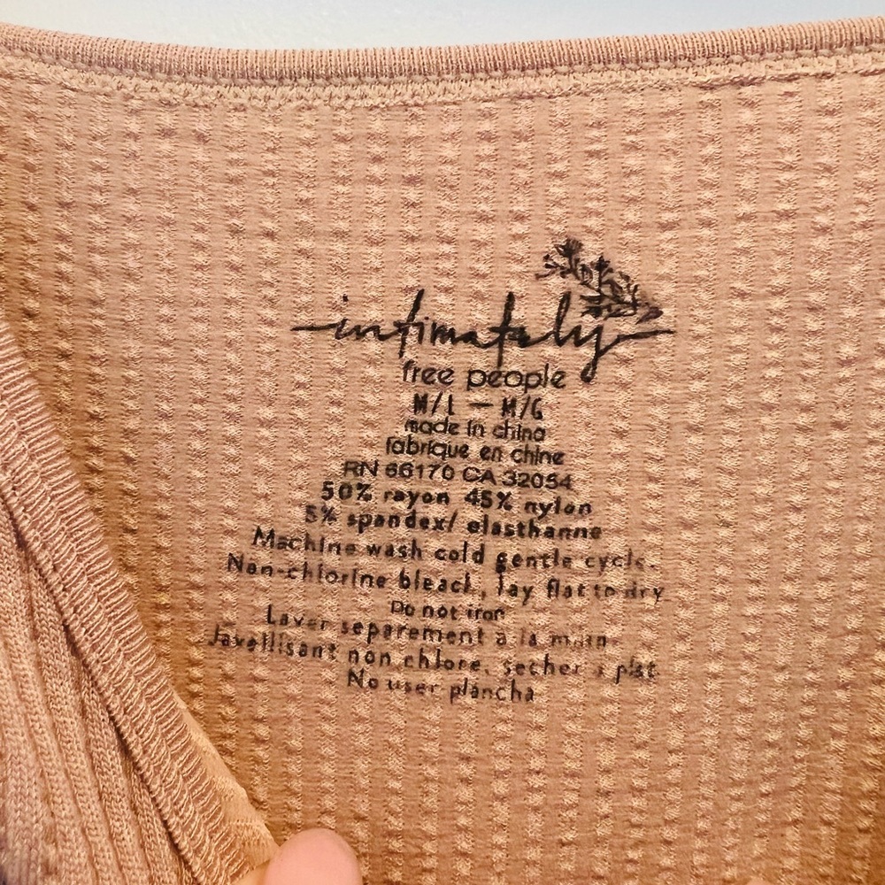 Free People Ribbed Blush/Nude Crop Tank - M/L - Picture 3 of 3